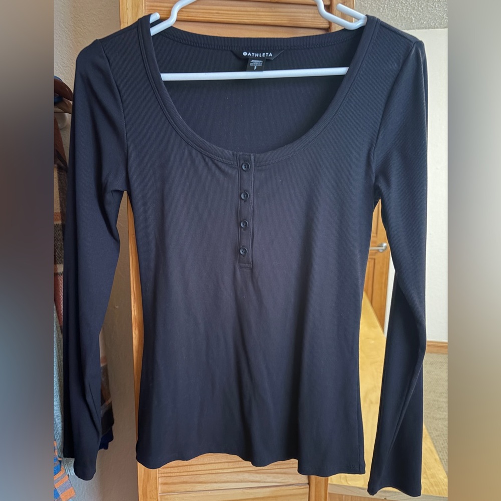 Athleta Black Long Sleeve Buttoned Tee